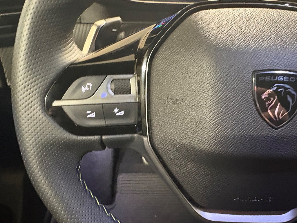 Peugeot 2008  Hybrid 145 1.2 GT PureTech 145 e-DSC Euro 6  thumbnail