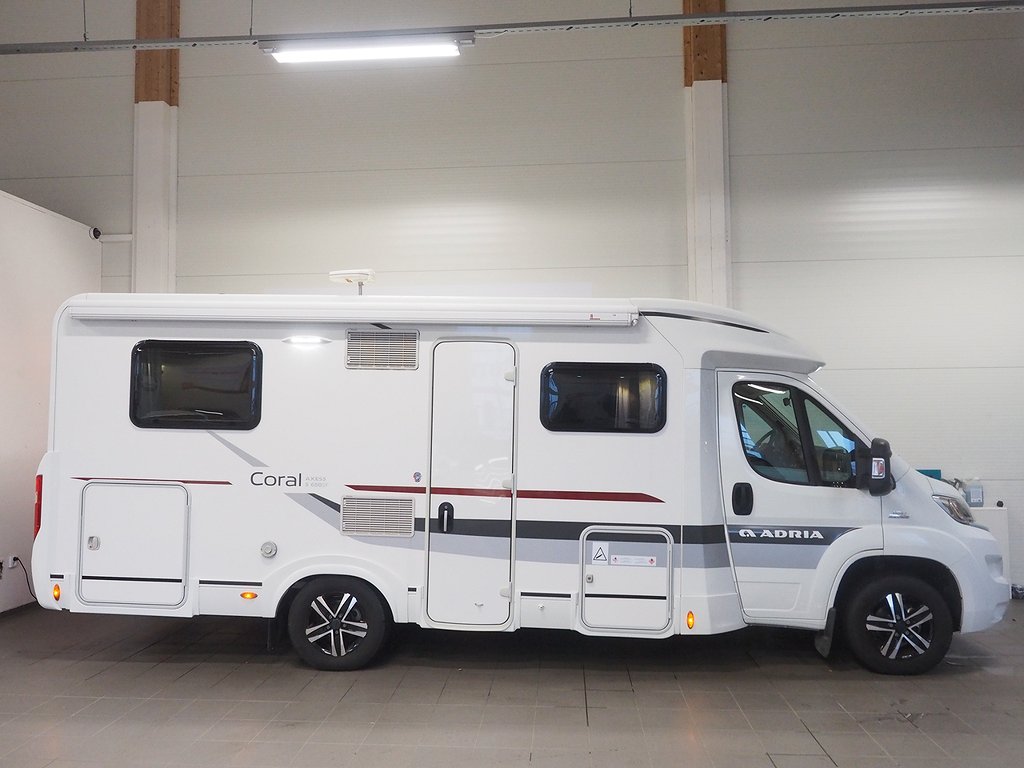 Adria Coral 650 SF Axess Markis 3.500kg 2015