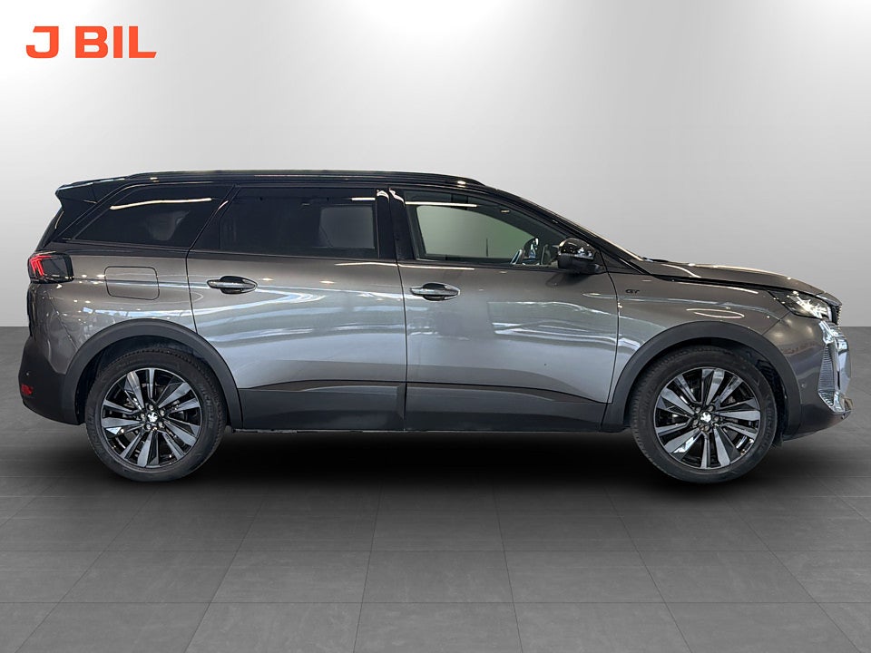 Bild på Peugeot 5008 GT 1.2 PT 130hk Aut 7-SITS B-KAMERA CARPLAY