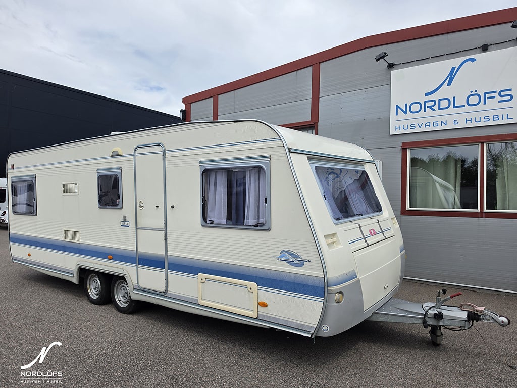 Adria UNICA C 613 UL