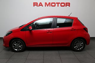 Halvkombi Toyota Yaris 3 av 24