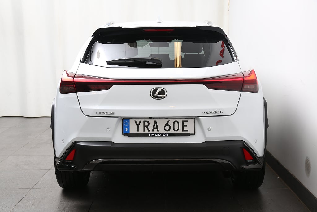 Lexus UX 300h CVT F Sport Design Dragkrok 2024