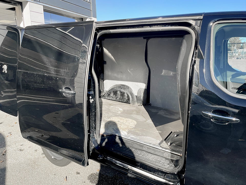 Bild på Peugeot Expert GT L2 2.0 BHDi 180hk DRAG BACKKAMERA