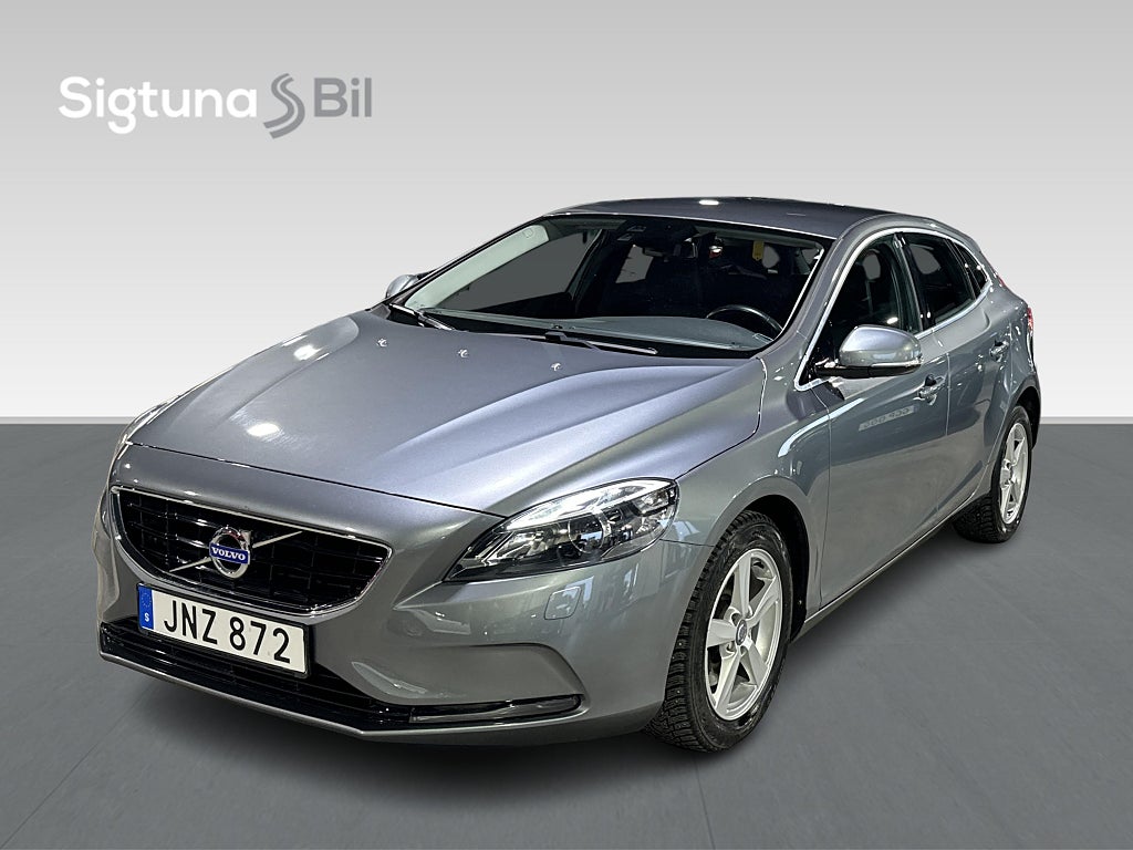 Volvo V40 T2 Momentum / Värmare / PDC