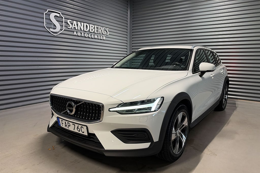 Volvo V60 Cross Country D4 AWD Geartronic Momentum Värmare Navi Euro 6