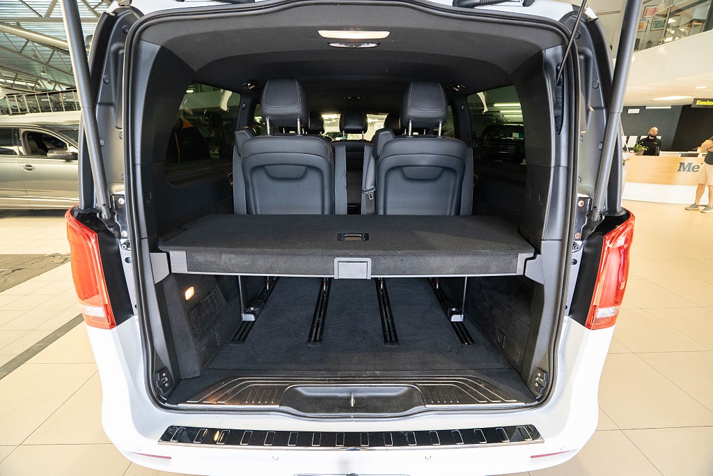 Mercedes-Benz V 300d 4M AMG 7-sits X-LÅNG EL-DÖRR BUR LÄDER D-VÄRM MOMS