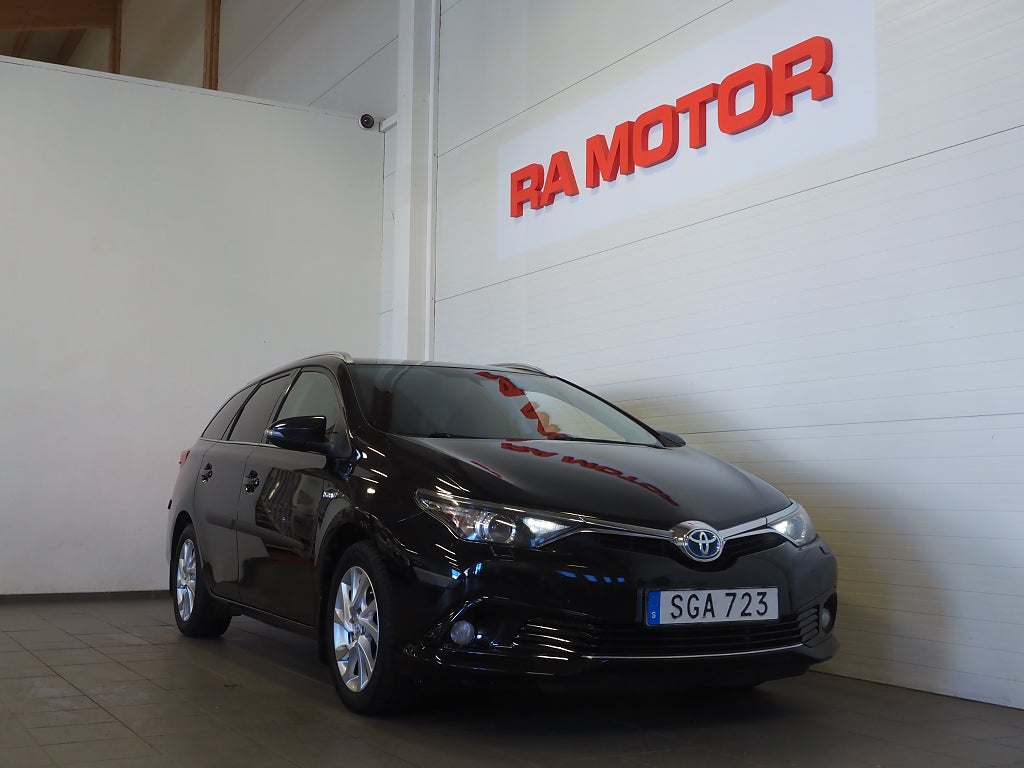 Toyota Auris Touring Sports Hybrid e-CVT Active 136hk | Bluetooth | 2018
