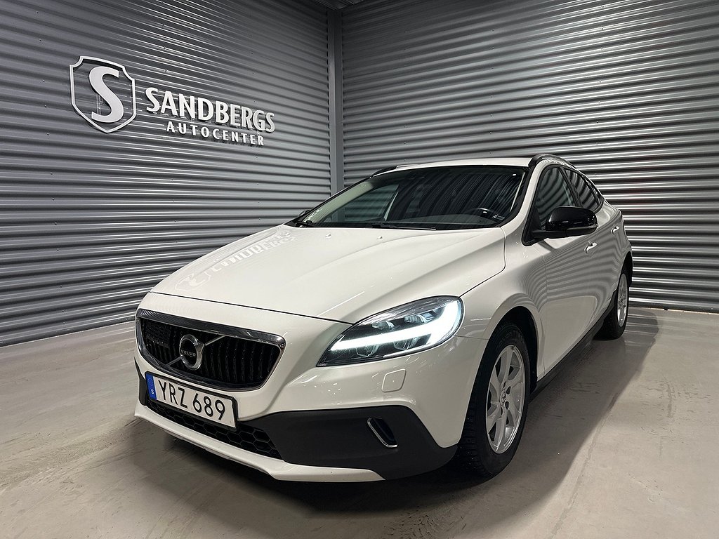 Volvo V40 Cross Country T3 Momentum Voc B-Kam Navi Keyless