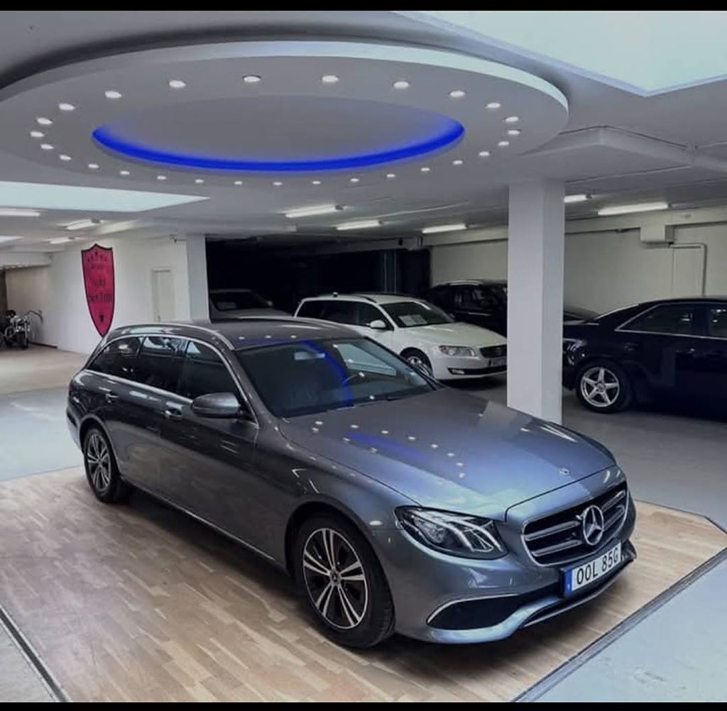 Mercedes-Benz E 200dT 9G-Tronic Avantgarde Burmeister, Cockpit, dragkr.