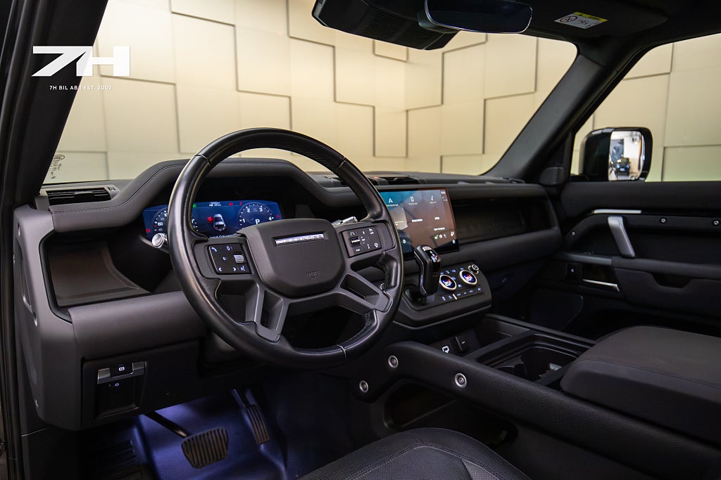 Land Rover Defender 90 D250SE X-Dynamic Pano / Meridian / 360 / Värmare / D