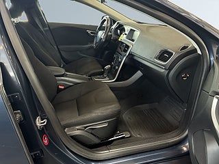 Volvo V40 D2 Powershift Kinetic S&VHjul/NyBytt Kamrem/Dvärm/Psens – bild 11