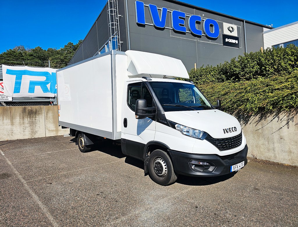 Iveco Daily 35-140 Skåp lift 2.3 JTD Aut Värmare Moms VAT