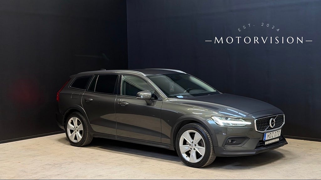 Volvo V60 Cross Country D4 AWD Polestar 200hk Drag / D-värm / VOC / Kamrembytt