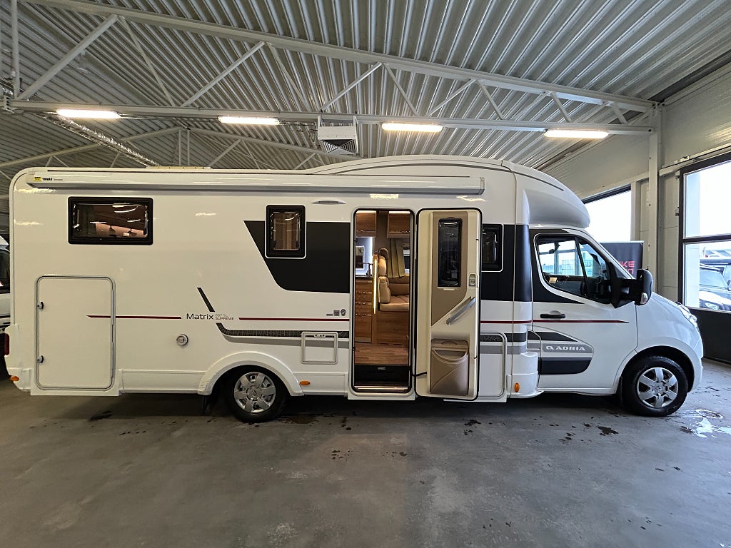 Adria Matrix Supreme 687 SL /ALDE/Solcell/Taksäng/Kedja/5 bältad/  - Adria