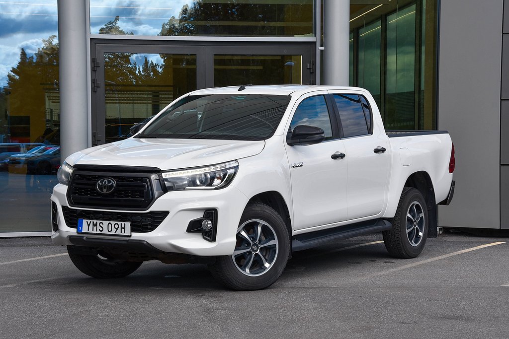 Toyota Hilux Dubbelhytt 2.4 AWD Läder Kamera Drag MOMS/VAT