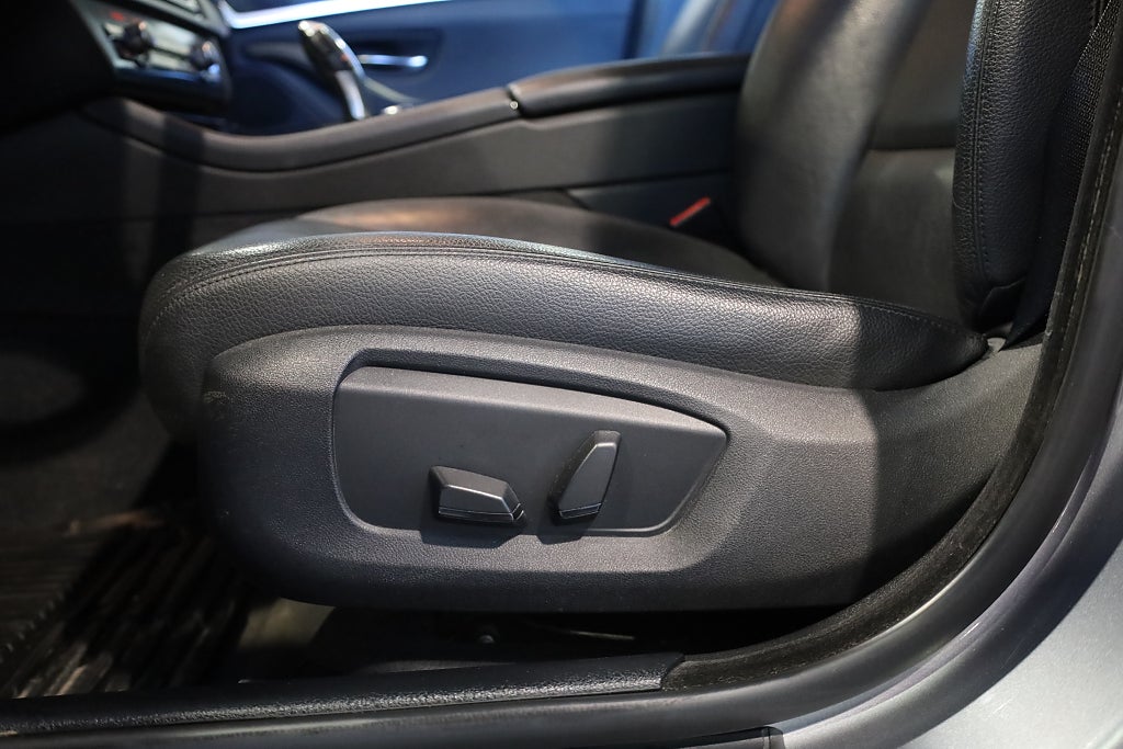 BMW 520d Touring AUT Drag Läder PDC Connected Blåtand Rattvärme 2016