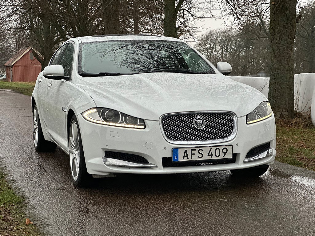 Jaguar XF 2.2 TDi4 Euro 5, Sveensksåld, Sollucka, Skinn, Kamera, GPS