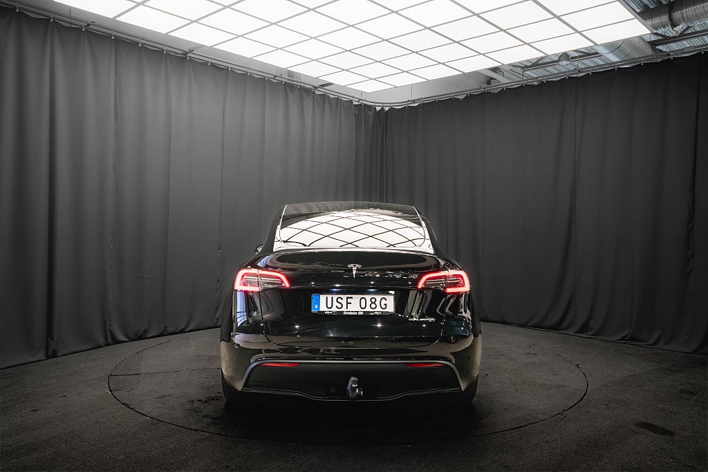 Tesla Model Y Long Range AWD DRAG PANO LÄDER 1-ÄGARE MOMS