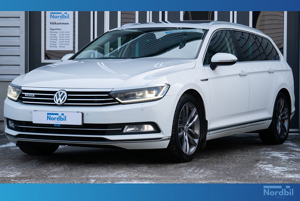 Volkswagen Passat Sportscombi 2.0 TDI GTS 240HK Pano Cockpit Skinn Värm