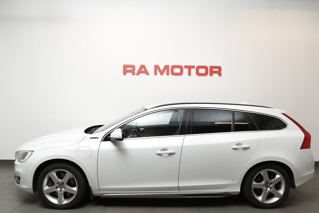 Volvo V60 D6 Plug-in Hybrid Momentum AWD Aut Skinn VOC Drag 2014
