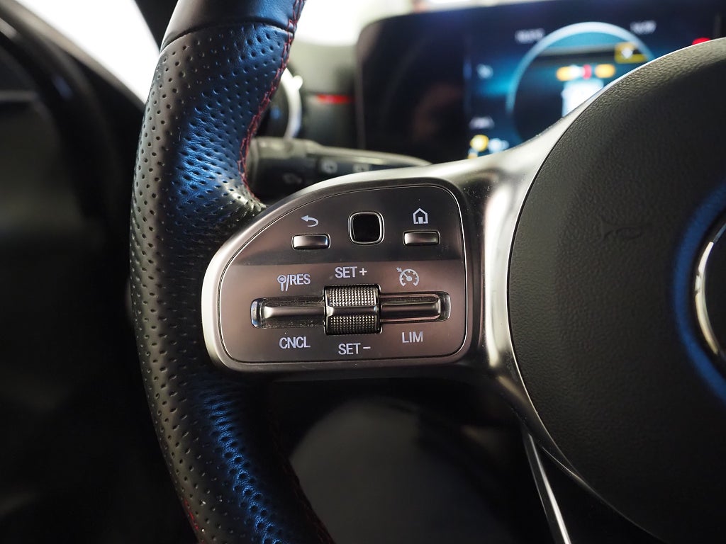 Mercedes-Benz A 180 AMG Line Kamera Apple Carplay Drag