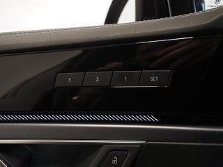 SUV Volkswagen Touareg 23 av 26