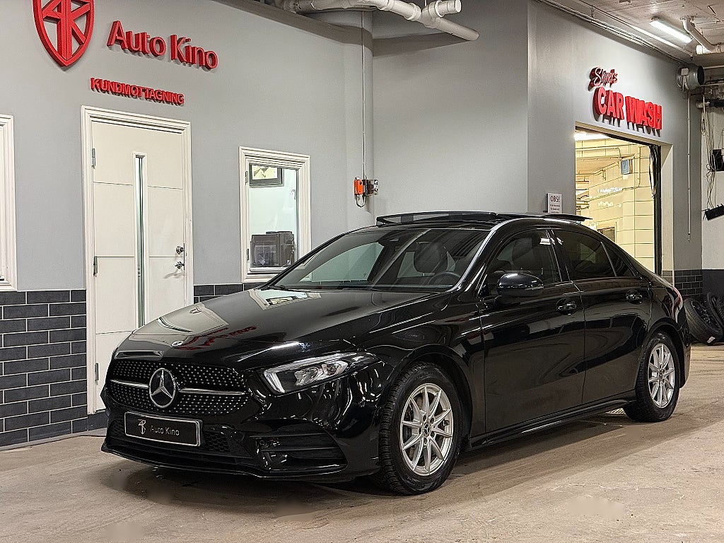 Mercedes-Benz A 200 Sedan 7G-DCT AMG Line 1-ägare Vinterhjul