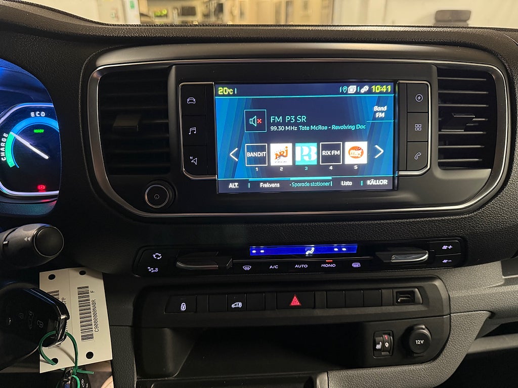 Bild på Peugeot e-Expert  PRO+ L3 75kWh 136hk Back-kamera/Nav