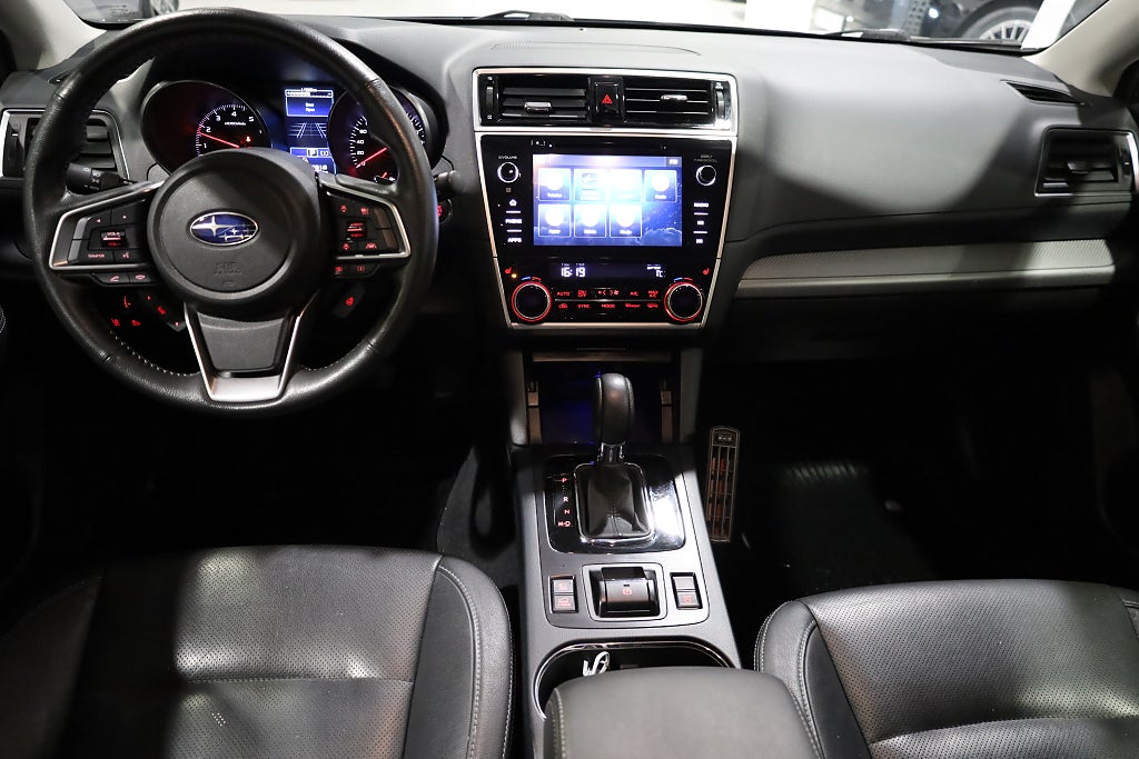 Subaru Outback 2,5i 175hk Ridge AWD Aut Drag M-värme Kamera Läder 2020