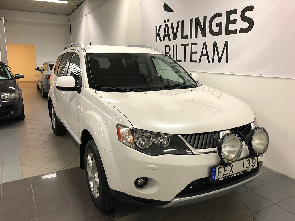 Mitsubishi Outlander 2.0 Di-D 4WD / NyBes / Två Ägare
