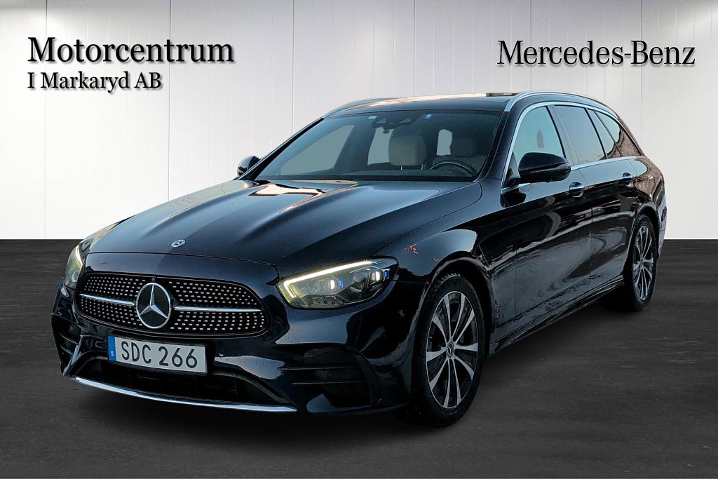 Mercedes-Benz E 400 T d 4M AMG/Pano/Head-Up/Burmester/Värmare/Drag/MOMS