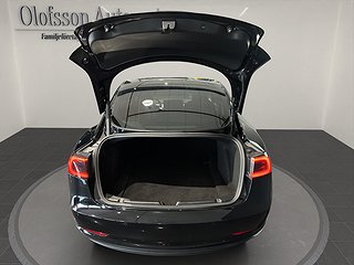 Sedan Tesla Model 3 11 av 12
