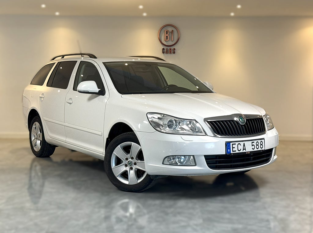 Skoda Octavia Kombi 2.0 TDI DPF NYKAMREM AUTOMAT DRAGKROK D-VÄRMARE