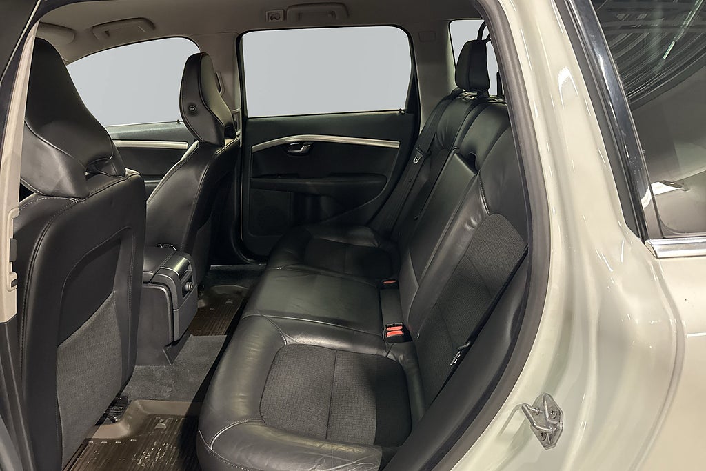 Volvo V70 D2 Momentum Motorvärmare Dragkrok