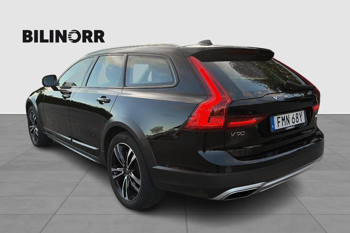Volvo V90 Cross Country 2019, kuva 2/10