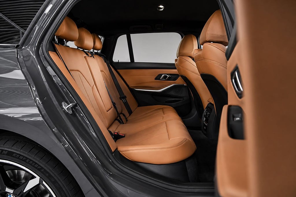 BMW 330e