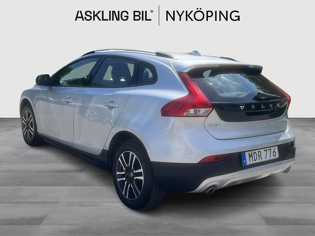 Volvo V40 Cross Country 2018 - miniatyr 2