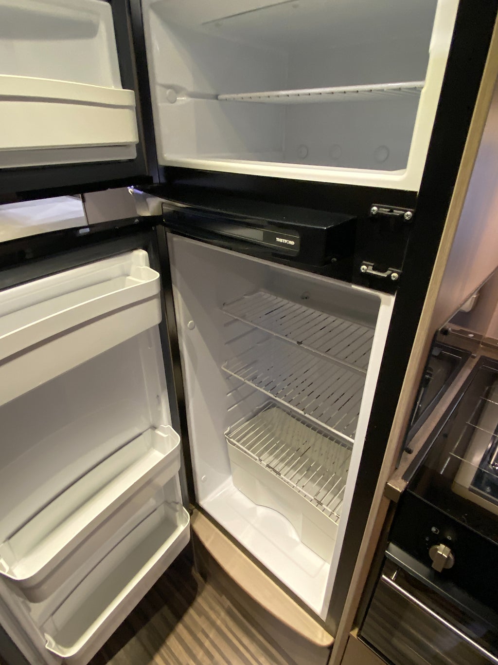 Adria Matrix Supreme 687 SL / ALDE / Taksäng / Solcell /Ugn /  - Adria