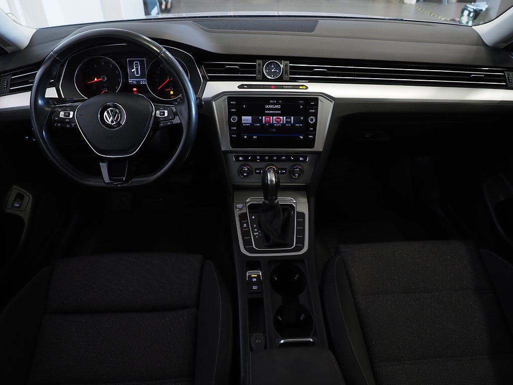 Volkswagen Passat Sportscombi 1.4 TSI 150hk Dragkrok Kamera 2018