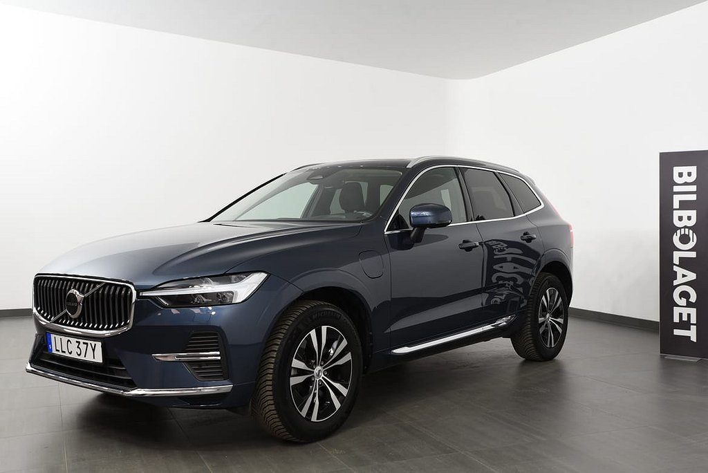 Volvo XC60 Recharge T6 Core Edition / Värmare / Panorama / Backkam...