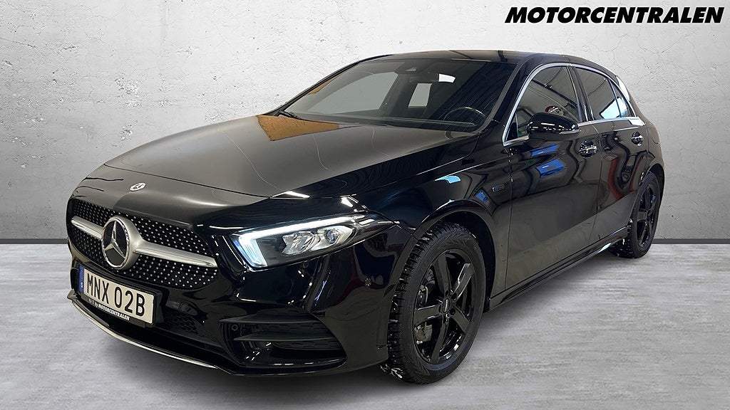 Mercedes-Benz A 250 e AMG/Premiumpaket/SoV/P-Värm