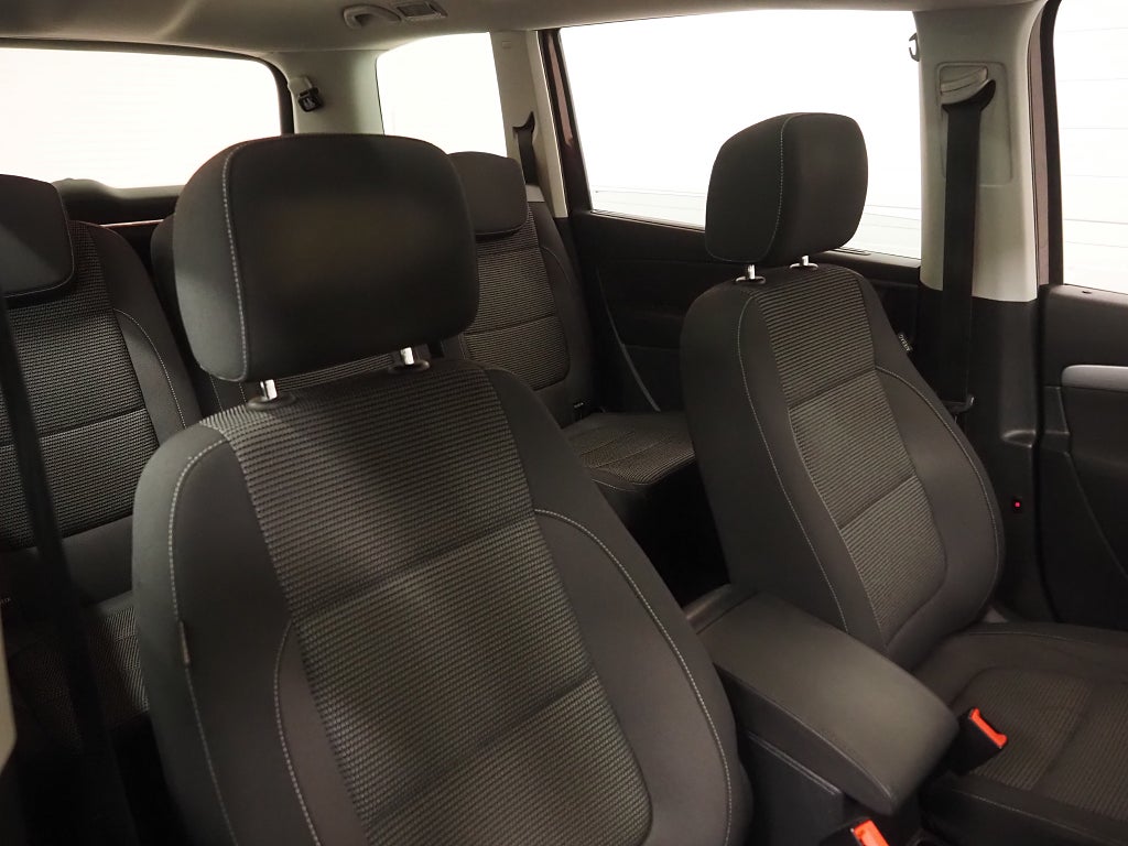 Volkswagen Sharan 7-sits 2.0 TDI Premiumpkt Pano Drag D-Värm 2016