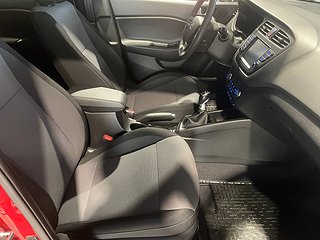 Halvkombi Hyundai i20 9 av 23