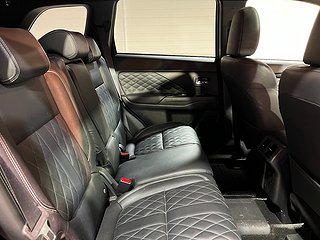 SUV Mitsubishi Outlander 16 av 26