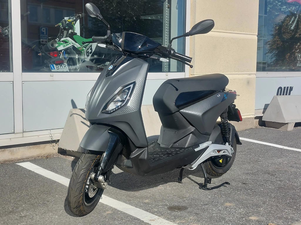 Piaggio One Klass 2 - 25 km/h