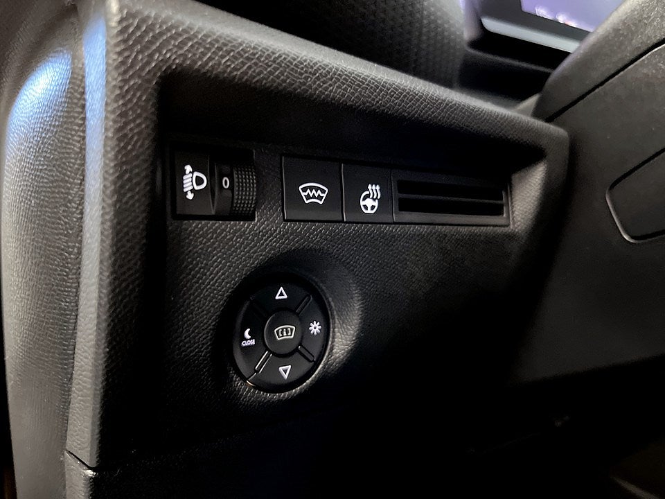 Bild på Citroën C4 Shine 1.2 PT 130hk Aut - B-KAMERA,HUD,NAV