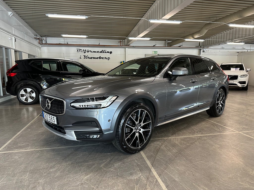 Volvo V90 Cross Country D5 AWD Inscription Pro Bowers&Wilkins Pano Drag HUD