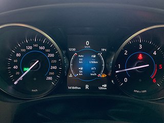 Sedan Jaguar XE 18 av 20