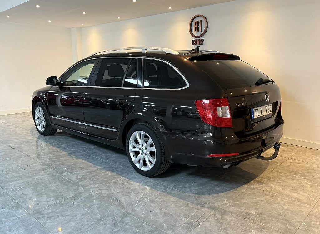 Skoda Superb Kombi 2.0 TDI 4x4 Ambition DRAG NYKAMREM MOTORVÄRMARE