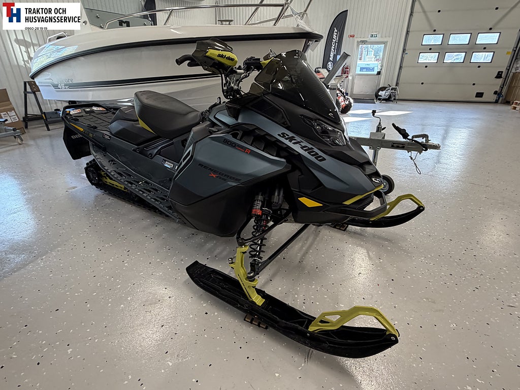 Ski-Doo Renegade XRS 900 ACE Turbo R 32 mil, Smart-Shox -26